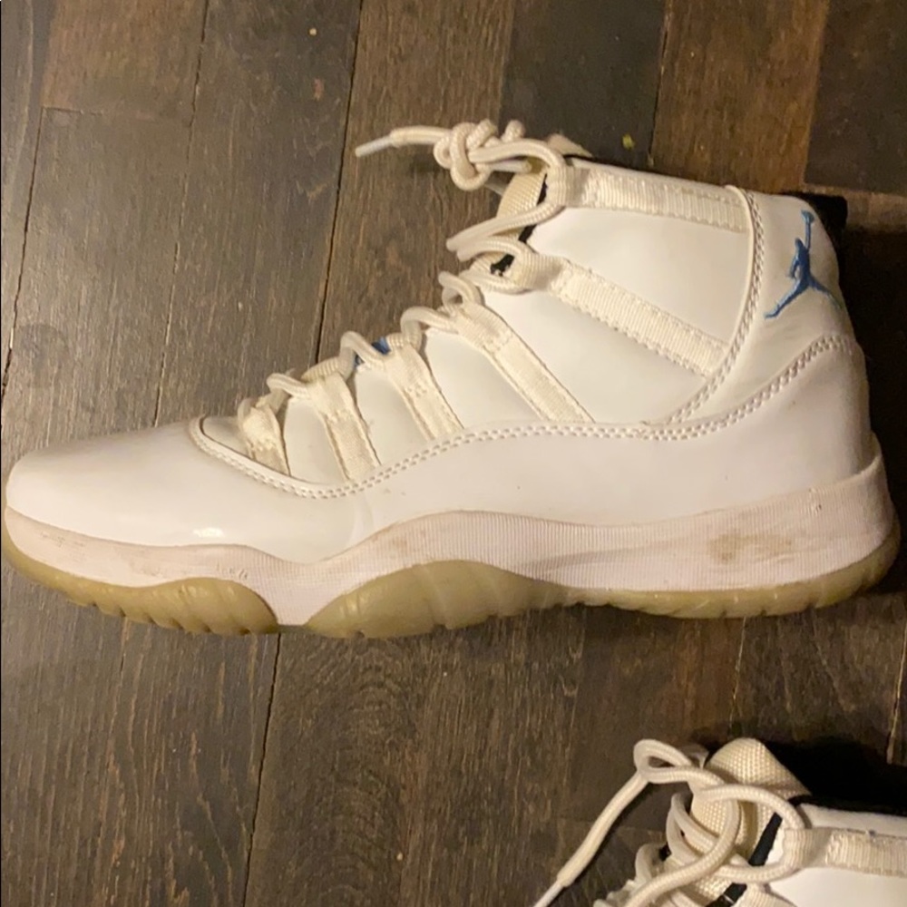 Jordan 11 legend blue